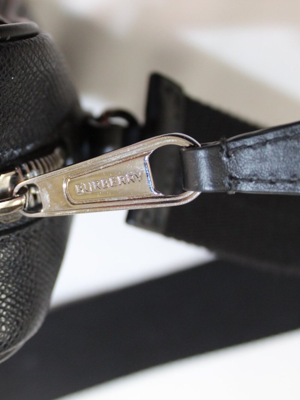 NWT Burberry Paddy Leather Crossbody Shoulder Bag Wide Strap Black Zip Top - Picture 8 of 11